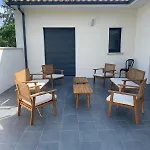Villa Detente