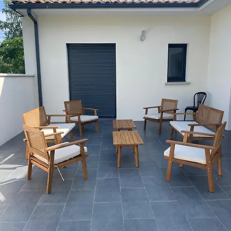 Villa Detente