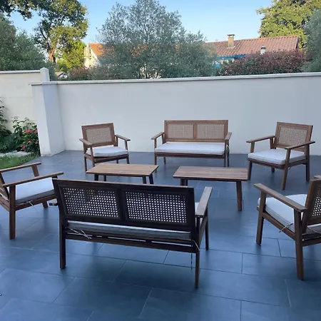 Detente Villa